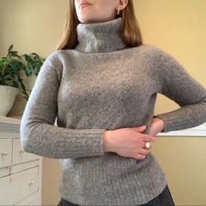 Aritzia merino wool blend turtleneck sweater